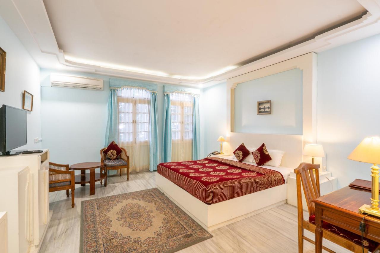 Hotel Woodpark Шімла Екстер'єр фото