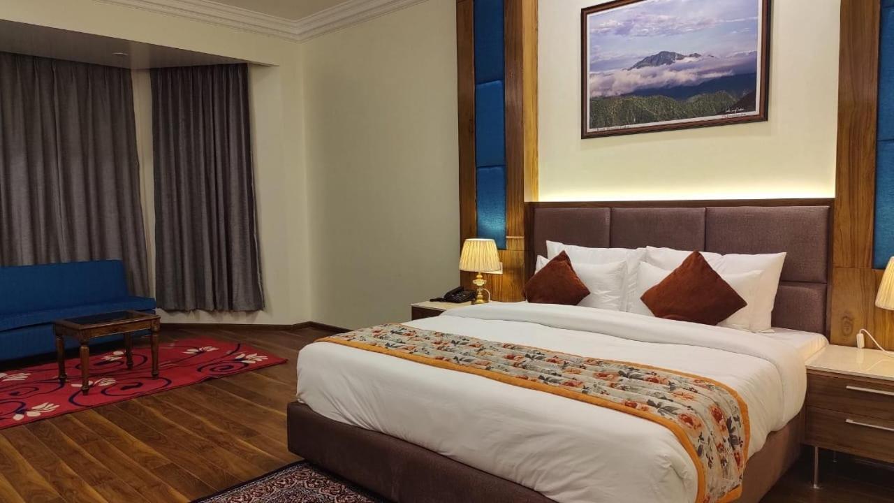 Hotel Woodpark Шімла Екстер'єр фото