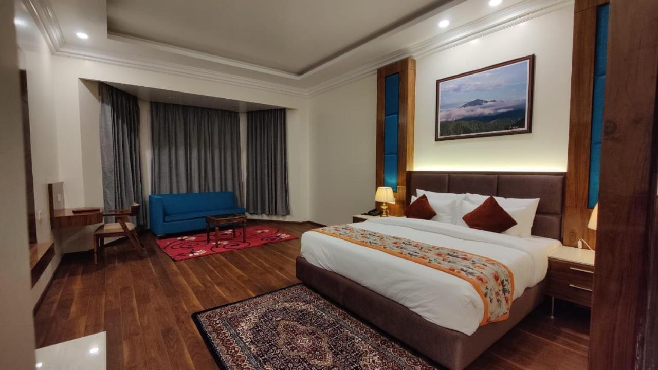 Hotel Woodpark Шімла Екстер'єр фото