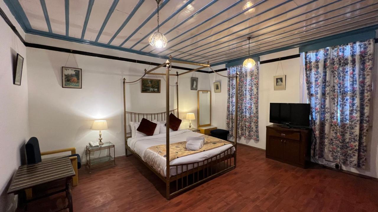 Hotel Woodpark Шімла Екстер'єр фото