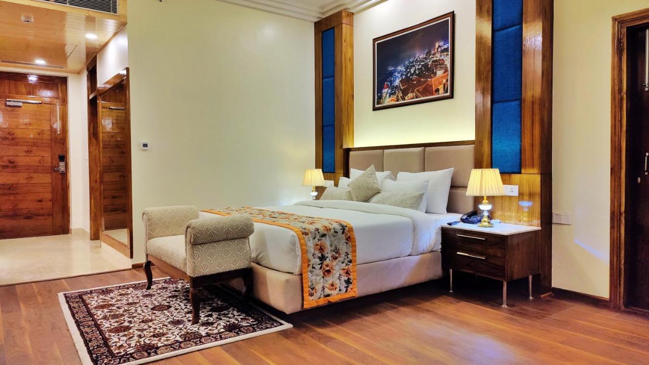 Hotel Woodpark Шімла Екстер'єр фото