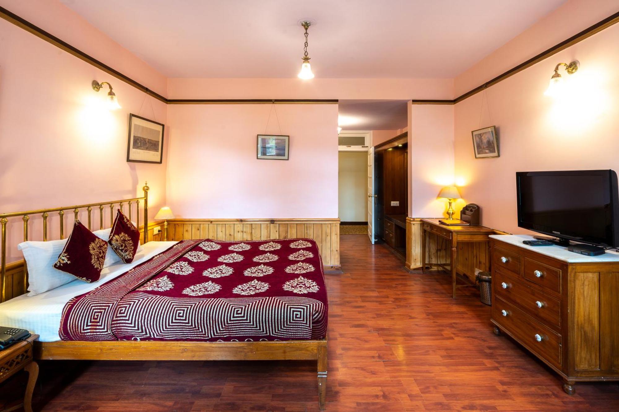 Hotel Woodpark Шімла Екстер'єр фото