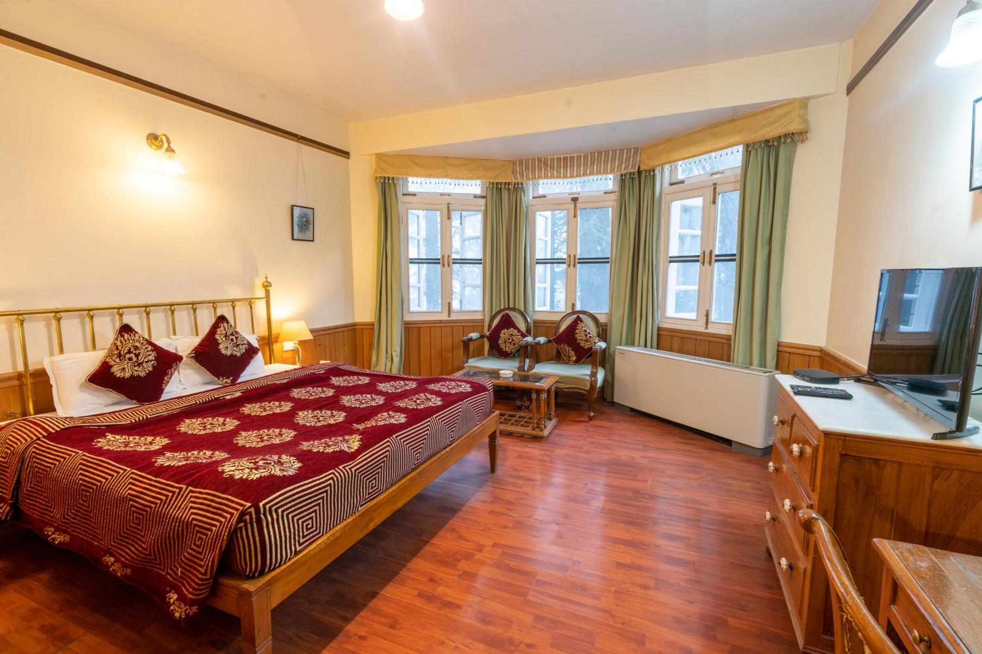 Hotel Woodpark Шімла Екстер'єр фото