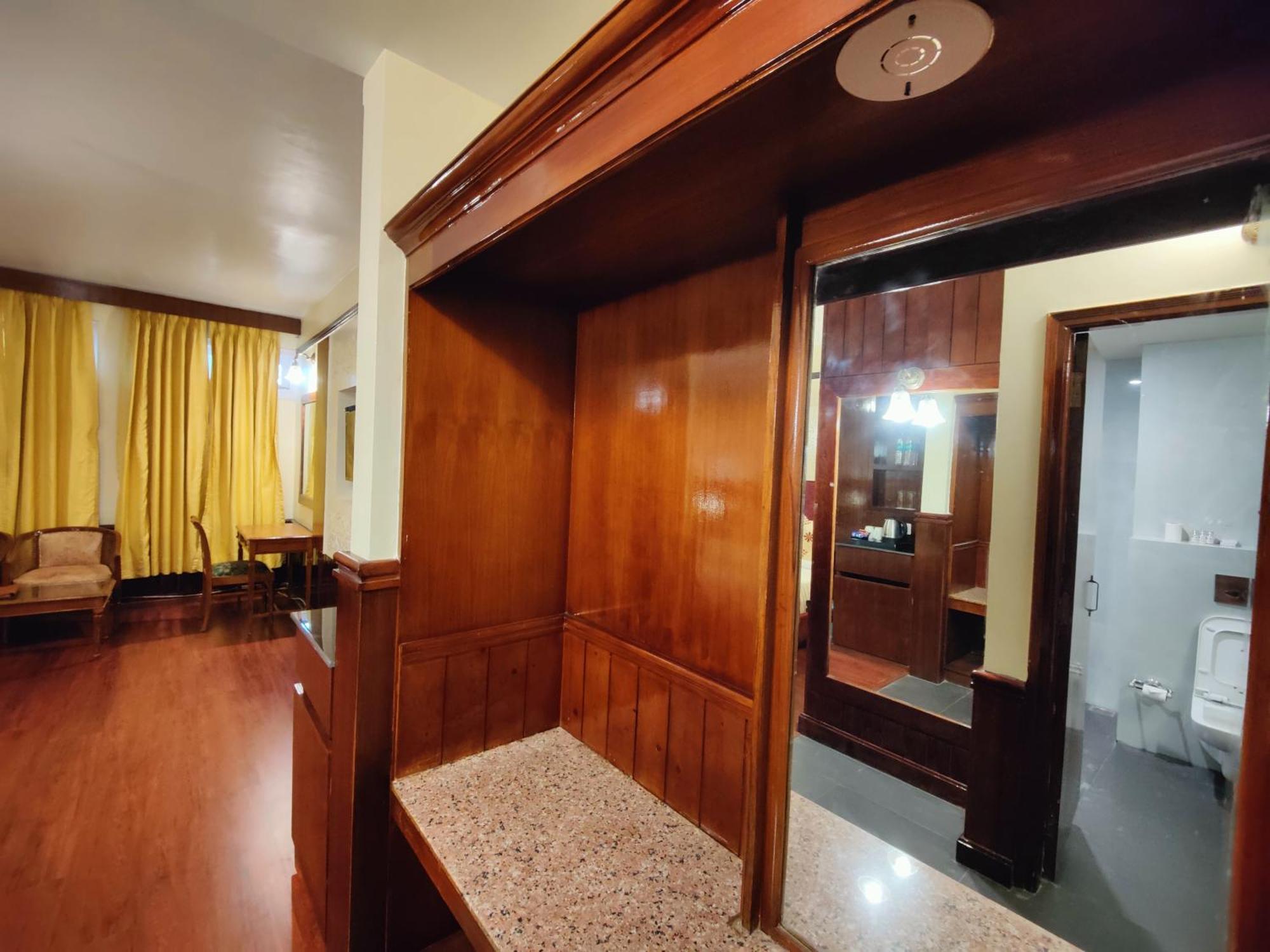 Hotel Woodpark Шімла Екстер'єр фото